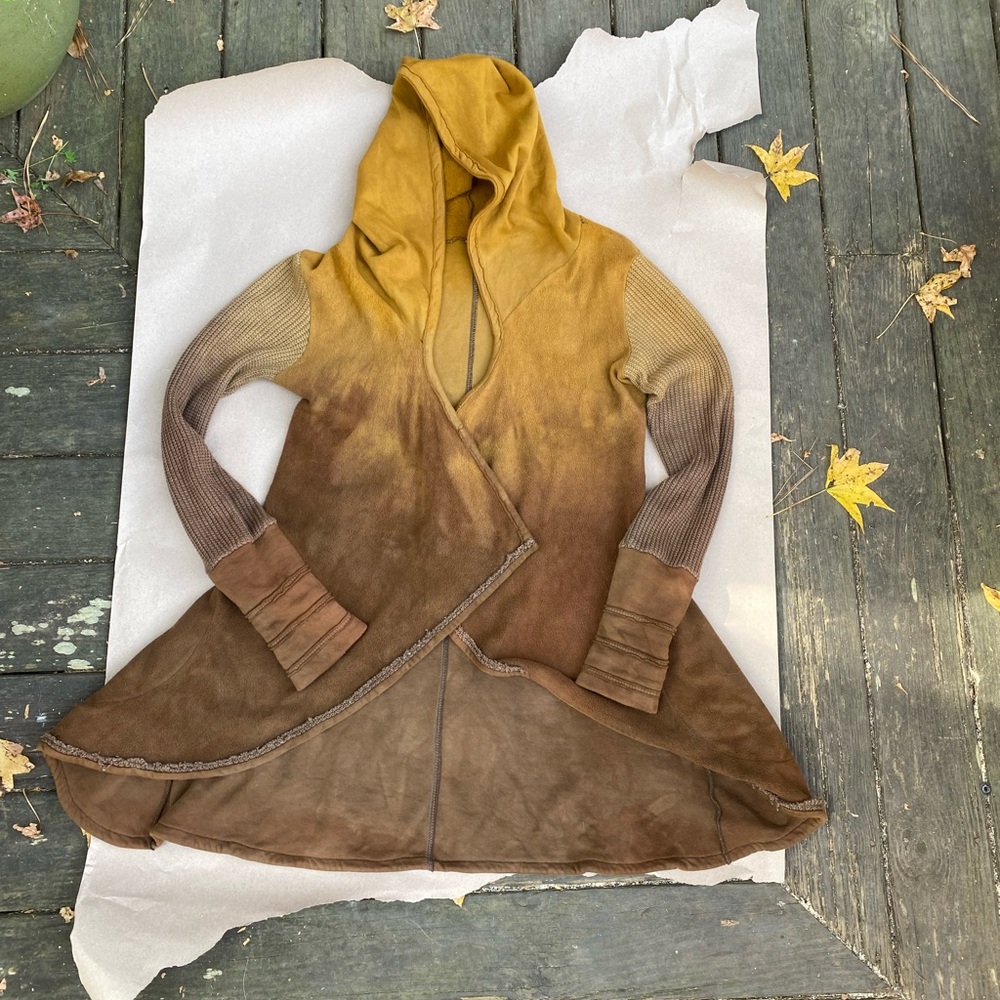 Zmeya handmade Ombré Brown and Tan Hooded Women's Coat / sweater